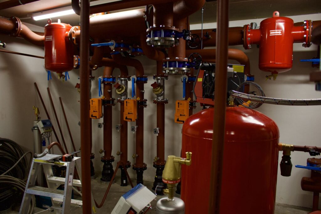 Prefab leidingsysteem in een technische ruimte