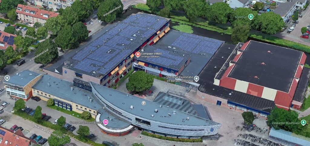 Luchtfoto van de Compaen in Zaandam